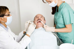 Diferencias fundamentales entre un dentista y un técnico superior en higiene bucodental