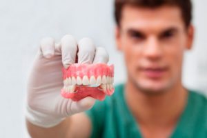 Técnico superior en prótesis dental: ¿Qué es? ¿Cuánto gana?